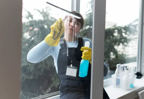 Nettoyage de vitres intérieures et extérieures à Trémuson